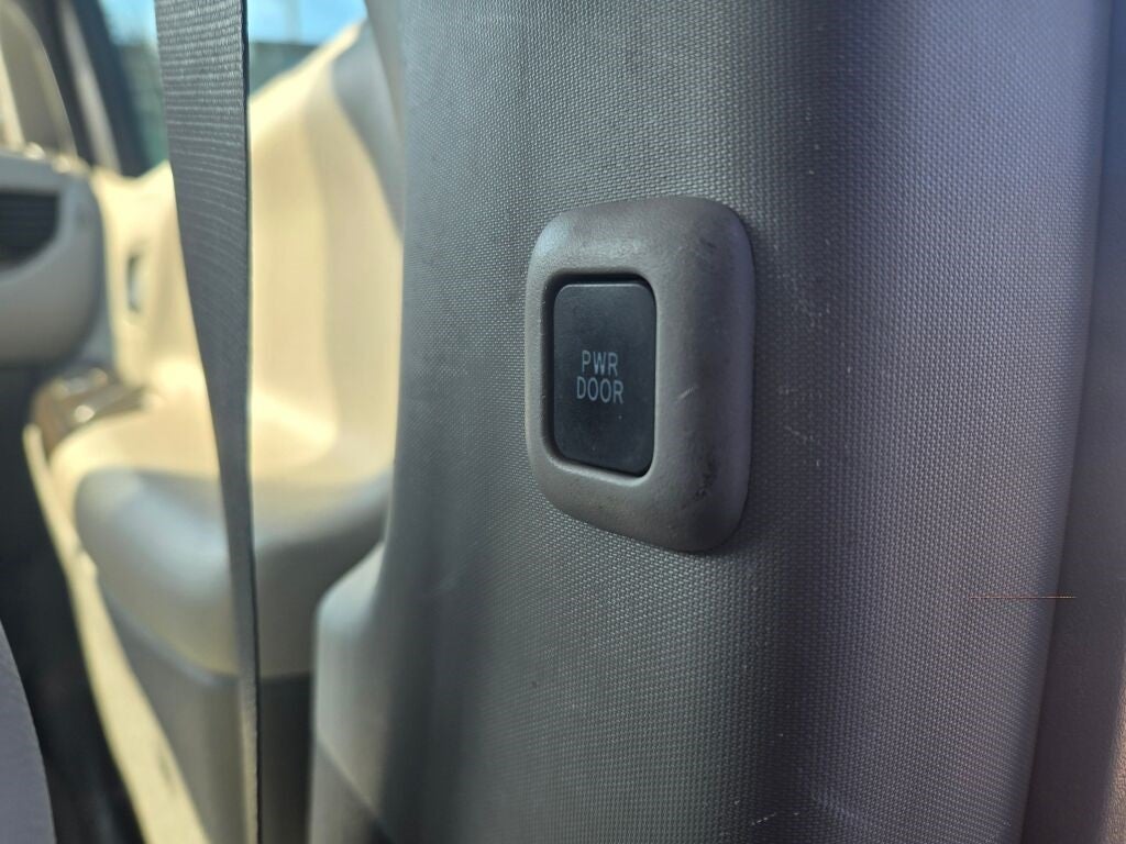2019 Toyota Sienna XLE 8 Passenger