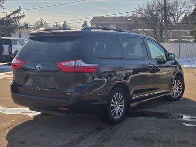 2019 Toyota Sienna XLE 8 Passenger
