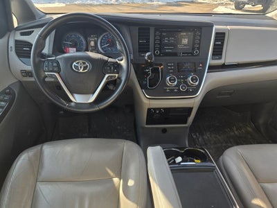 2019 Toyota Sienna XLE 8 Passenger