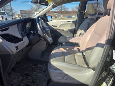 2019 Toyota Sienna XLE 8 Passenger