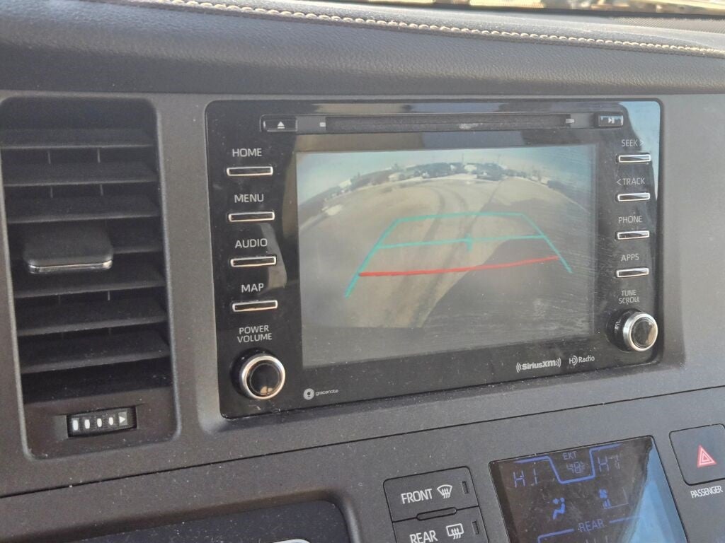 2019 Toyota Sienna XLE 8 Passenger