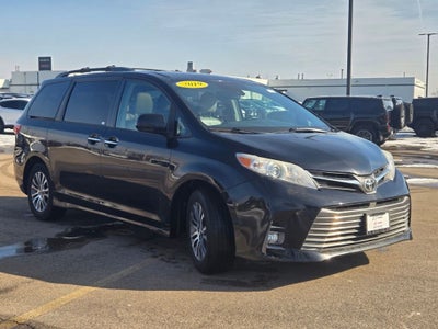 2019 Toyota Sienna XLE 8 Passenger