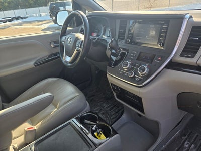2019 Toyota Sienna XLE 8 Passenger