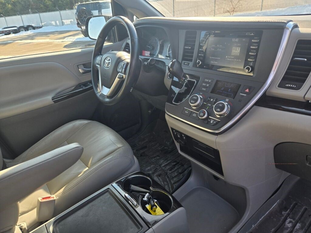2019 Toyota Sienna XLE 8 Passenger