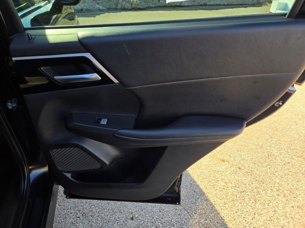 2023 Mitsubishi Outlander SE