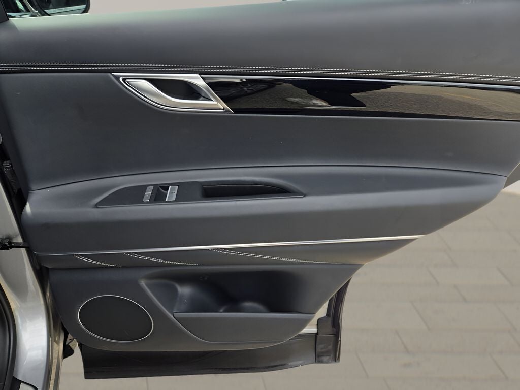 2025 Genesis GV80 2.5T