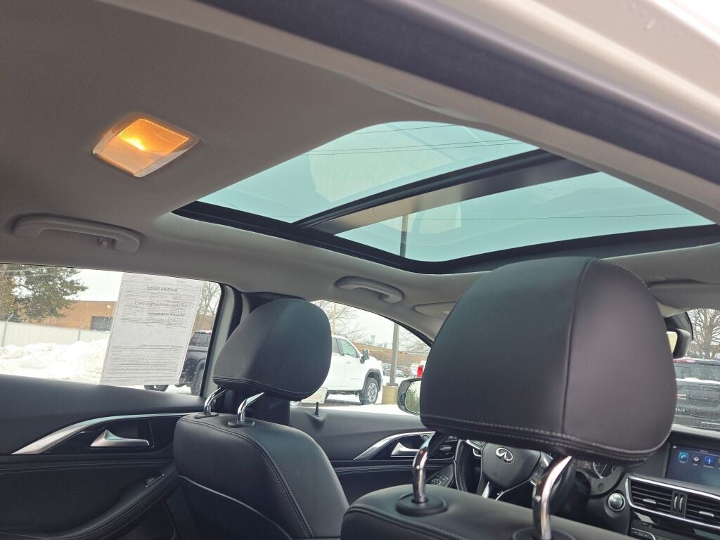 2018 INFINITI QX30 Premium