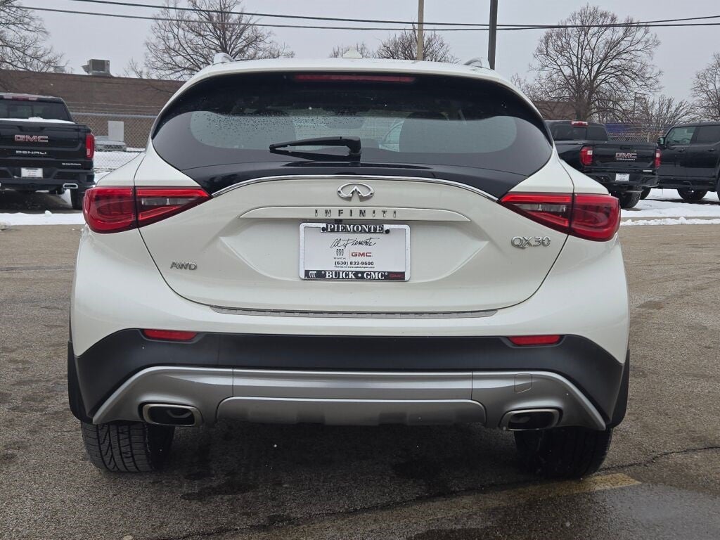 2018 INFINITI QX30 Premium