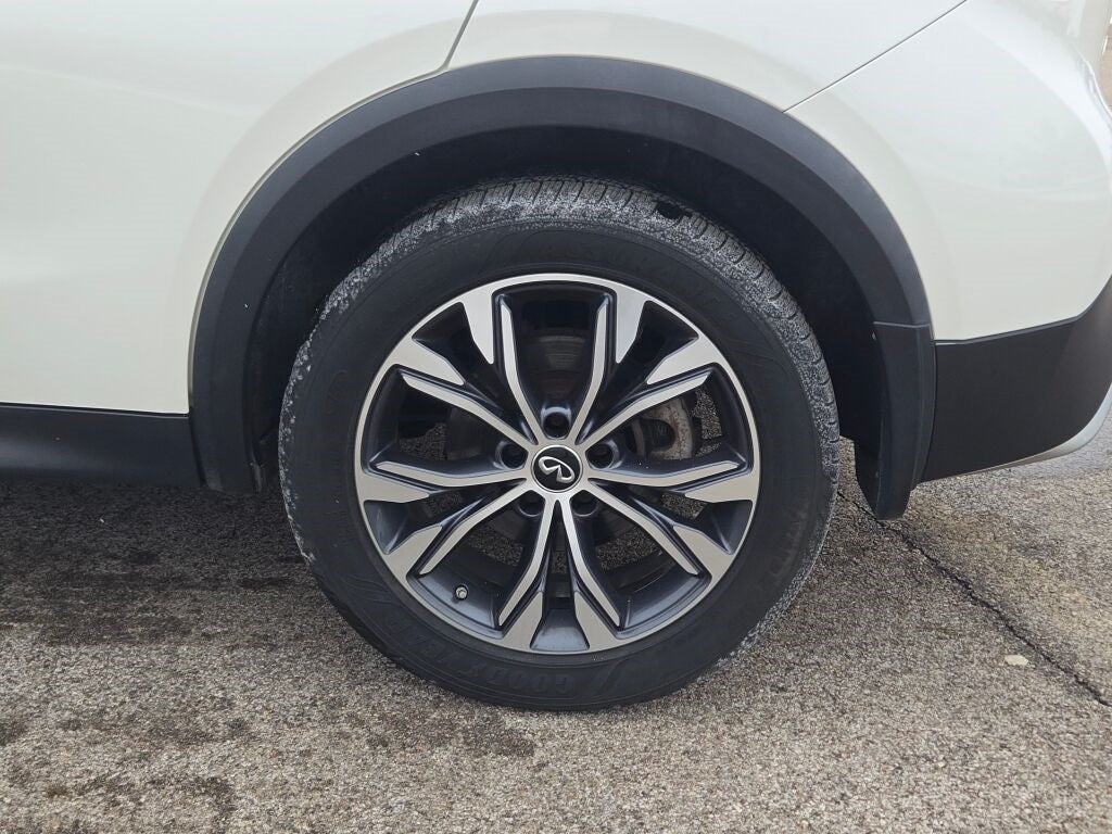 2018 INFINITI QX30 Premium