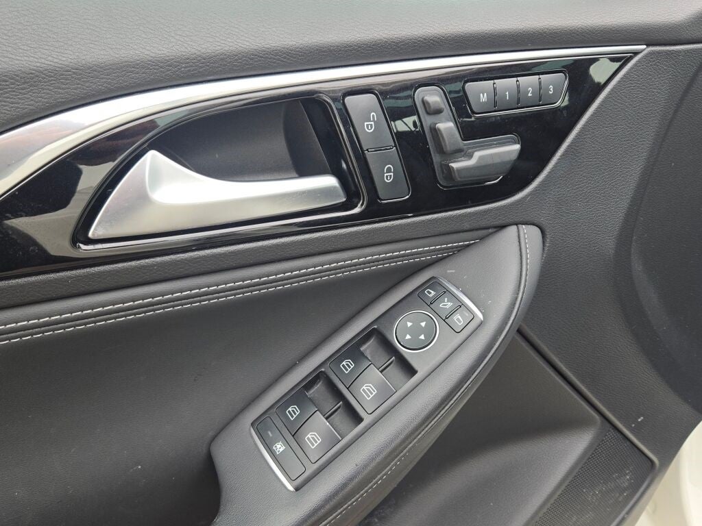 2018 INFINITI QX30 Premium