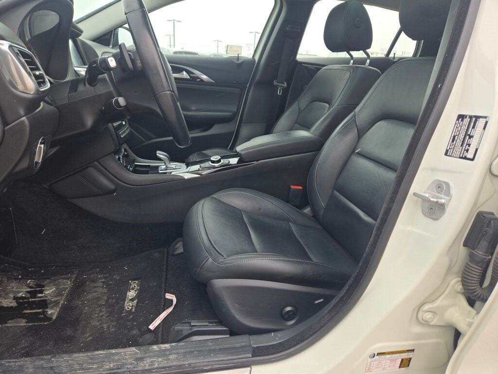 2018 INFINITI QX30 Premium