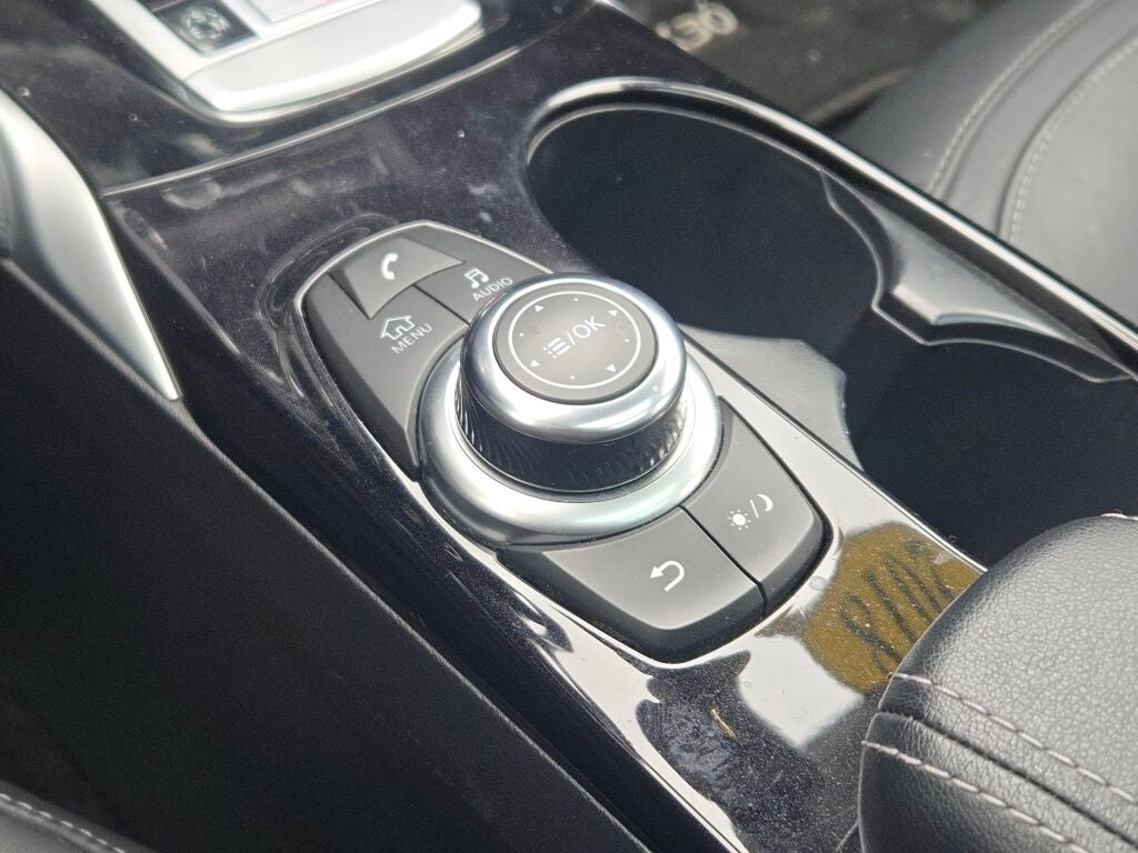 2018 INFINITI QX30 Premium