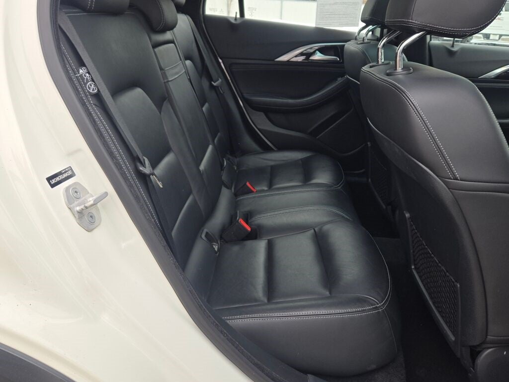 2018 INFINITI QX30 Premium