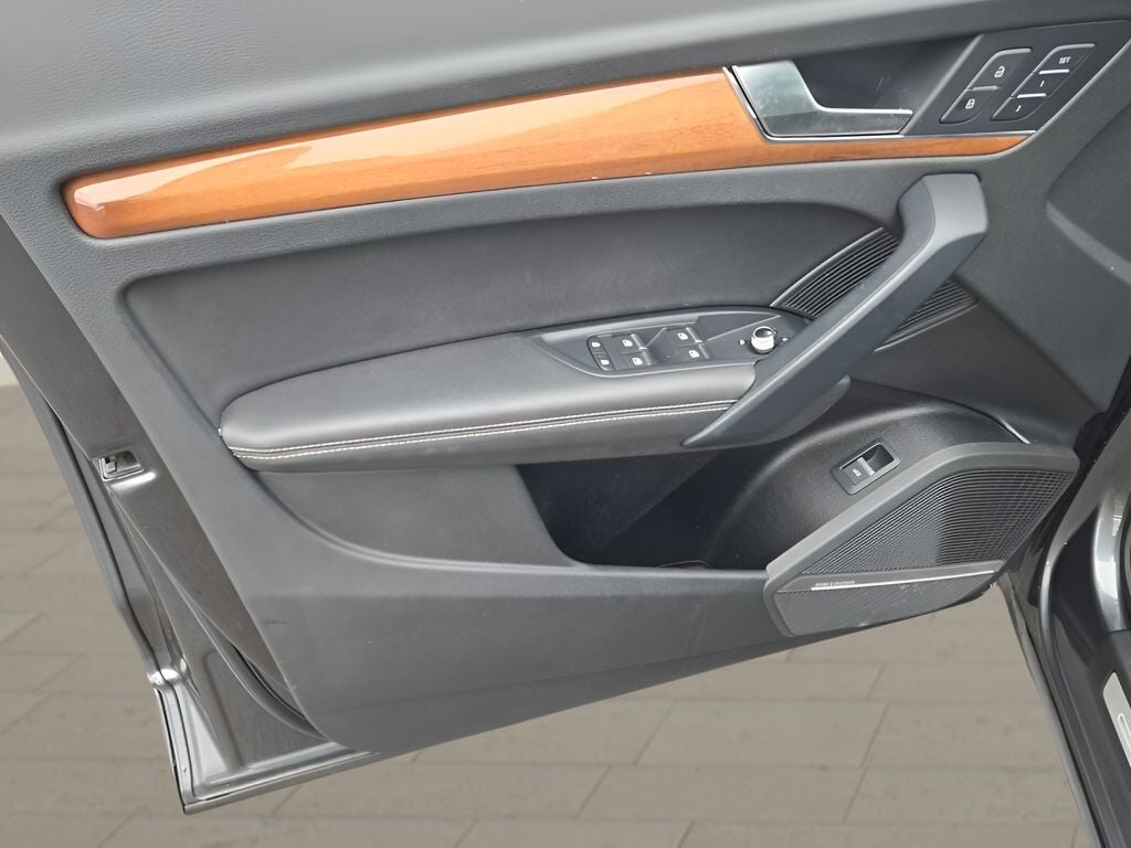 2023 Audi Q5 45 S line Premium quattro