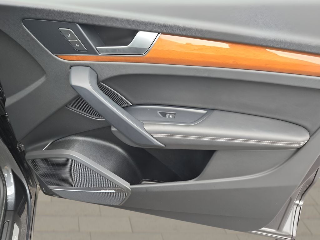 2023 Audi Q5 45 S line Premium quattro