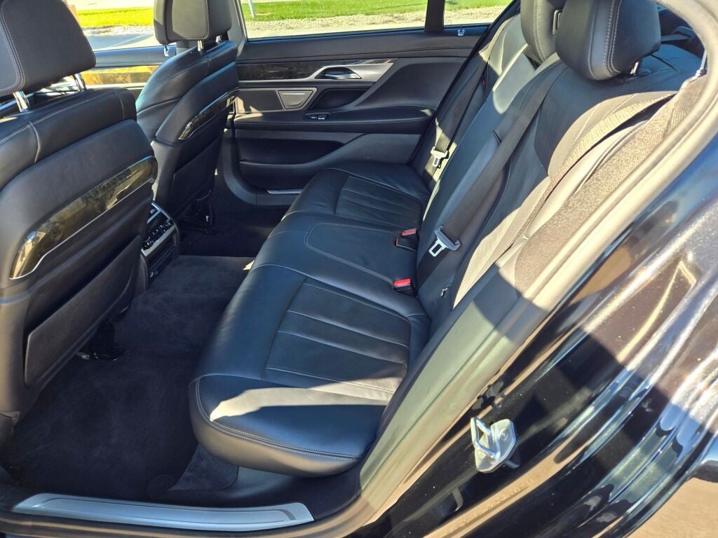 2020 BMW 7 Series 740i