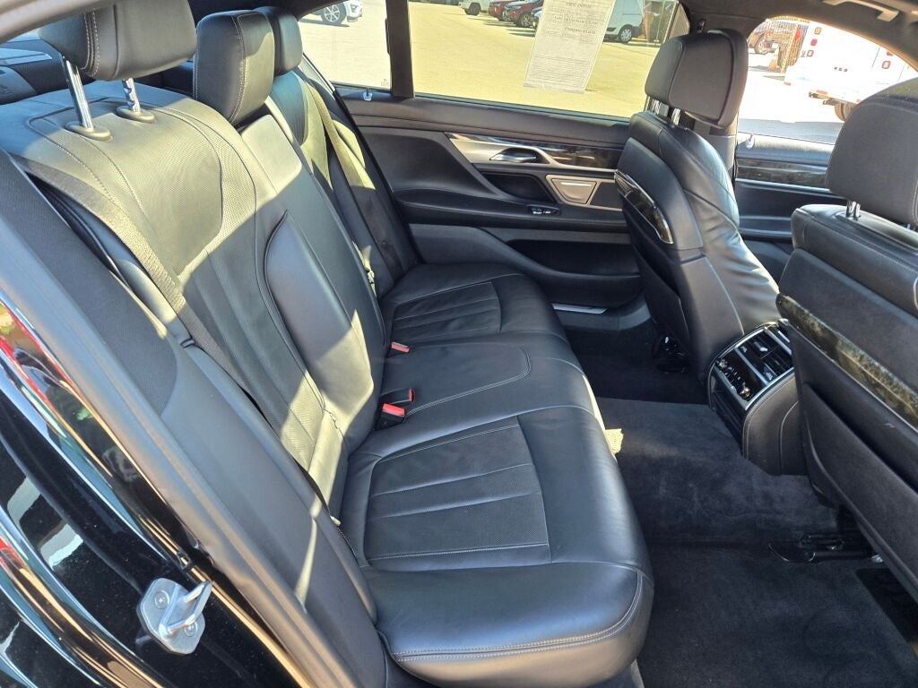 2020 BMW 7 Series 740i