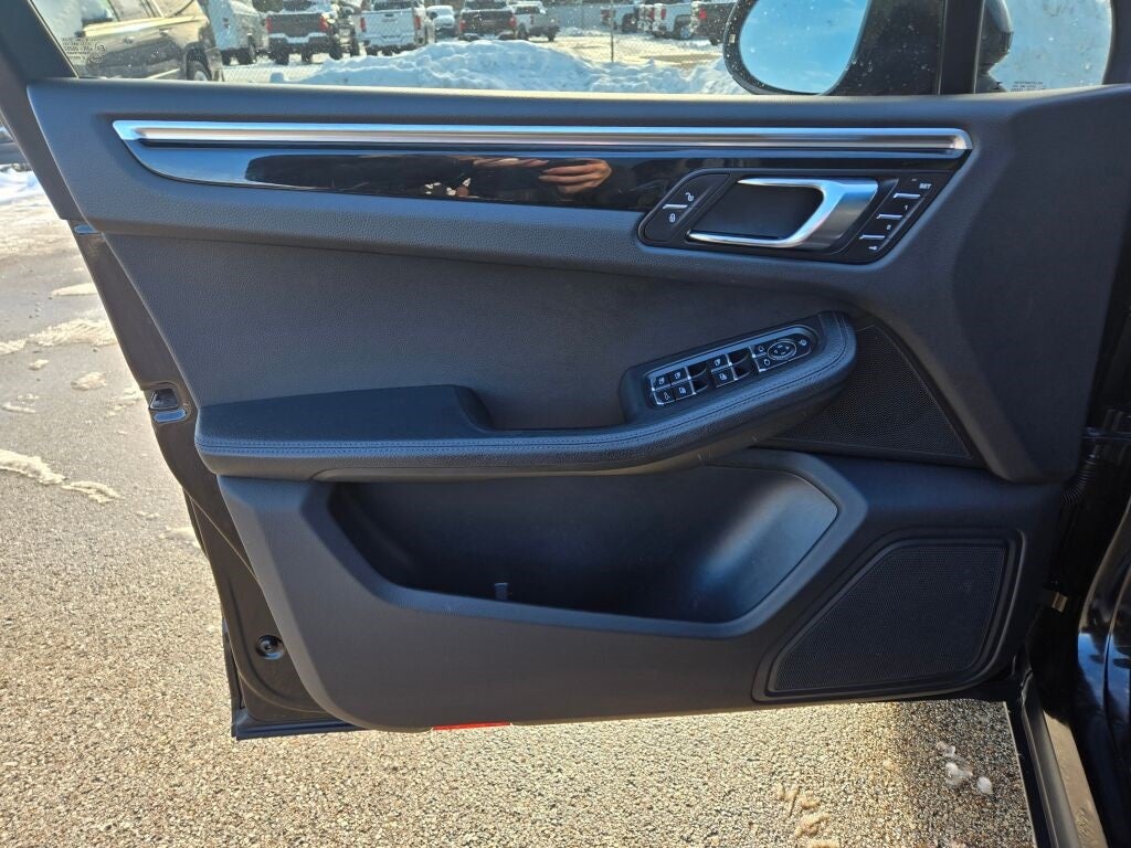 2018 Porsche Macan Base