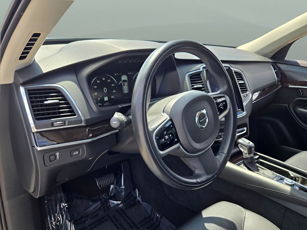 2019 Volvo XC90 T5 Momentum