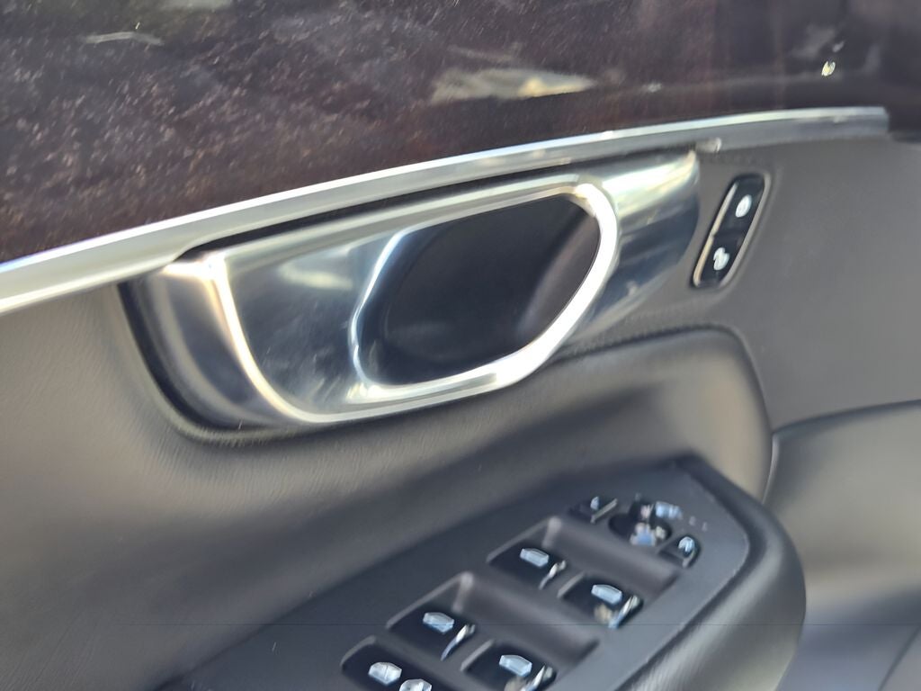 2019 Volvo XC90 T5 Momentum