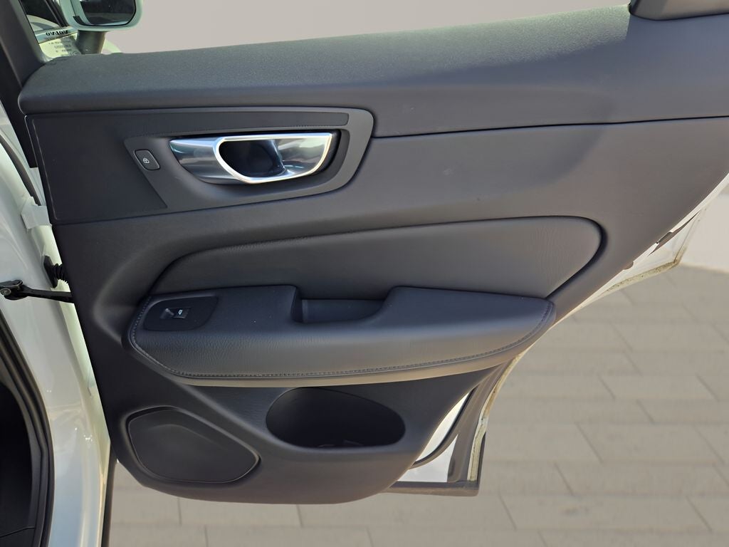 2020 Volvo XC60 T6 Momentum