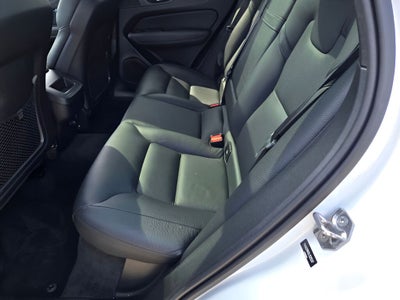 2020 Volvo XC60 T6 Momentum