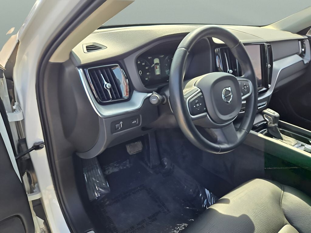 2020 Volvo XC60 T6 Momentum