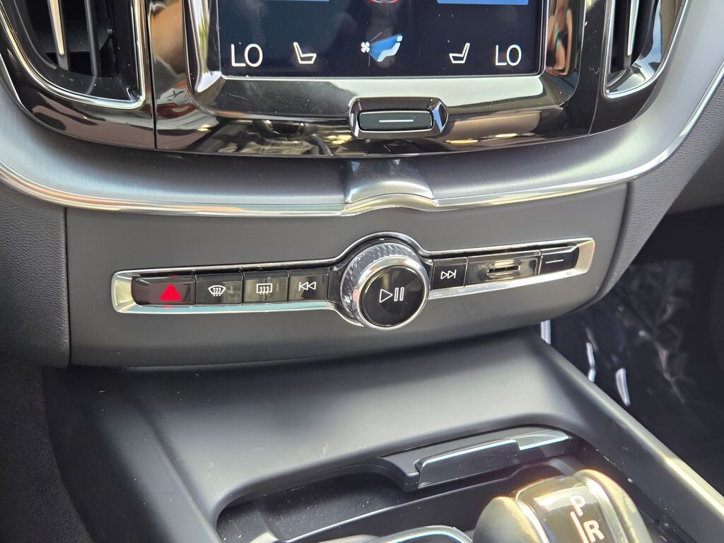 2020 Volvo XC60 T6 Momentum