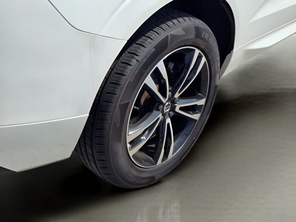 2020 Volvo XC60 T6 Momentum
