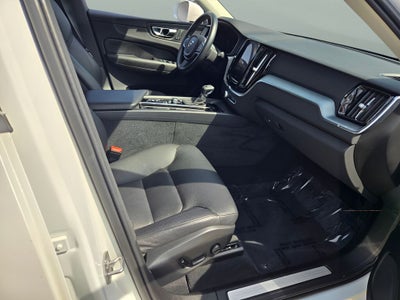 2020 Volvo XC60 T6 Momentum